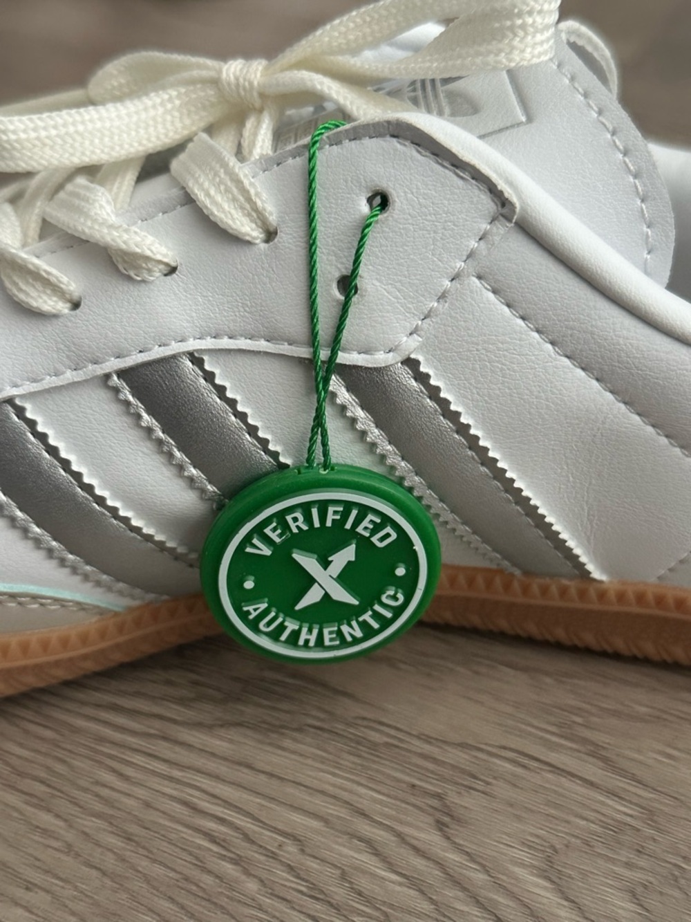 NEW Adidas Samba OG Sneaker in Cloud White, Silver Metallic & Gray One Size 10 - Picture 12 of 16